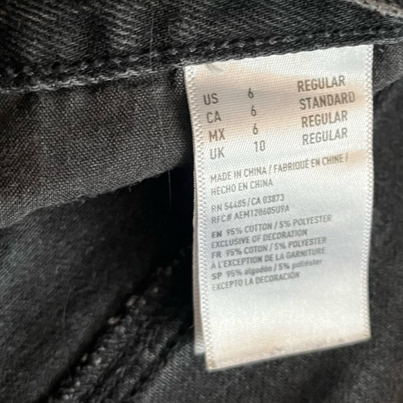 Distressed Mom Jeans American Eagle - Picture 3 of 3